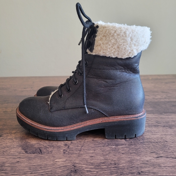 MIA Girl Faux Shearling Ankle Boots, Kid Girls size 6, Black & White - Picture 4 of 12